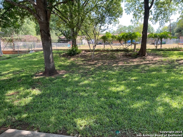 Image 6 of 19 For 514 Hackberry E