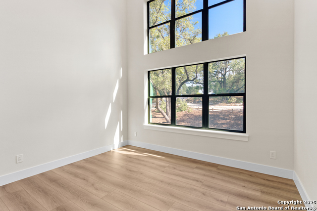 Image 16 of 40 For 1129 Estate Dr