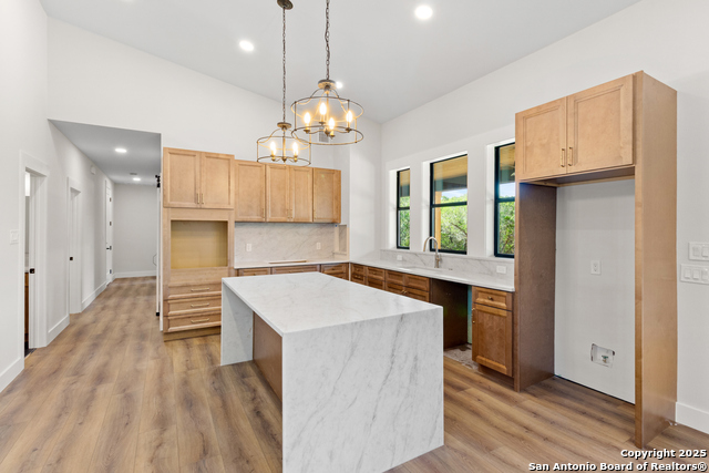 Image 6 of 40 For 1129 Estate Dr