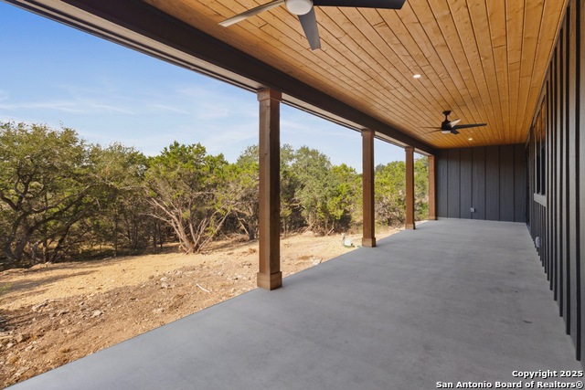 Image 8 of 40 For 1129 Estate Dr