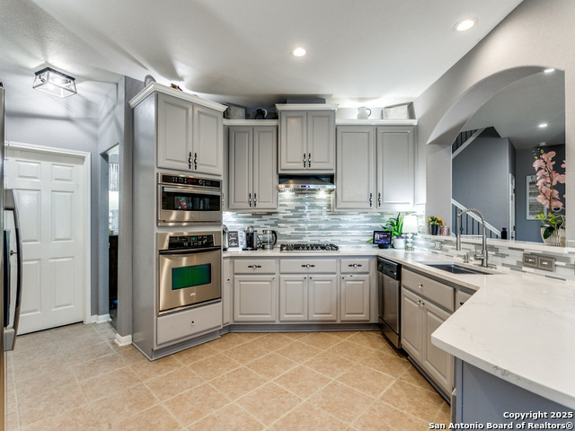 Listing photo id 10 for 26035 Laurel Pass