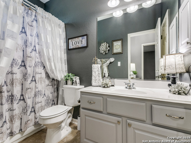 Listing photo id 16 for 26035 Laurel Pass