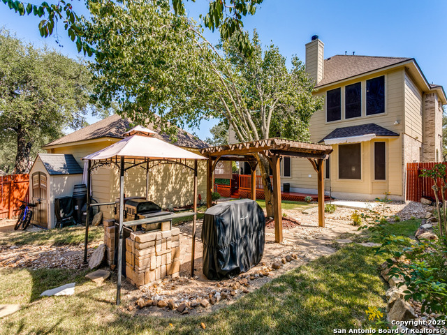 Listing photo id 22 for 26035 Laurel Pass