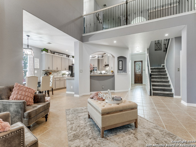 Listing photo id 7 for 26035 Laurel Pass