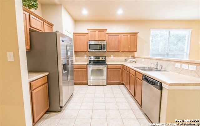 Image 3 of 14 For 2518 Silverton Wind