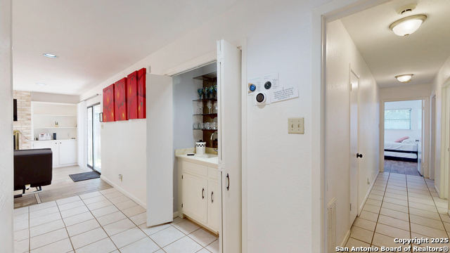 Image 19 of 38 For 9023 Luzita  