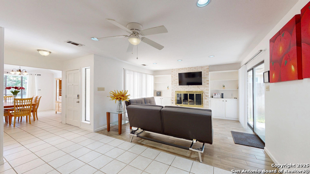 Image 2 of 38 For 9023 Luzita  