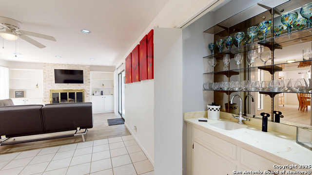 Image 20 of 38 For 9023 Luzita  