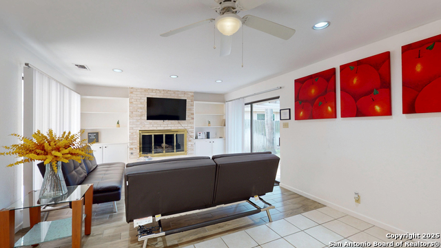 Image 22 of 38 For 9023 Luzita  