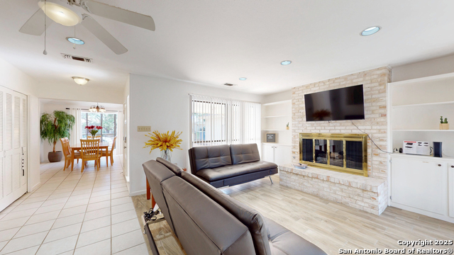 Image 23 of 38 For 9023 Luzita  