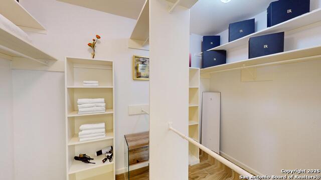 Image 32 of 38 For 9023 Luzita  