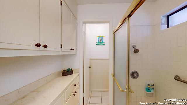 Image 33 of 38 For 9023 Luzita  