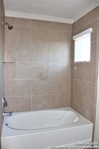 Image 18 of 20 For 625 Meadow Arbor