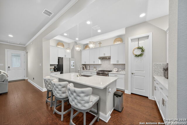 Image 11 of 28 For 620 Guenther