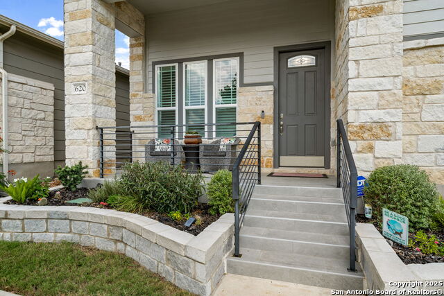 Image 2 of 28 For 620 Guenther