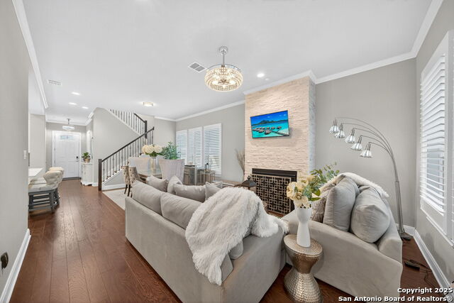 Image 8 of 28 For 620 Guenther