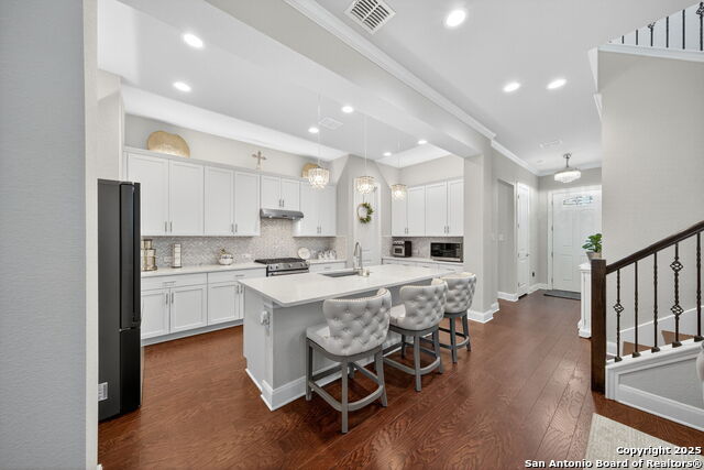 Image 9 of 28 For 620 Guenther