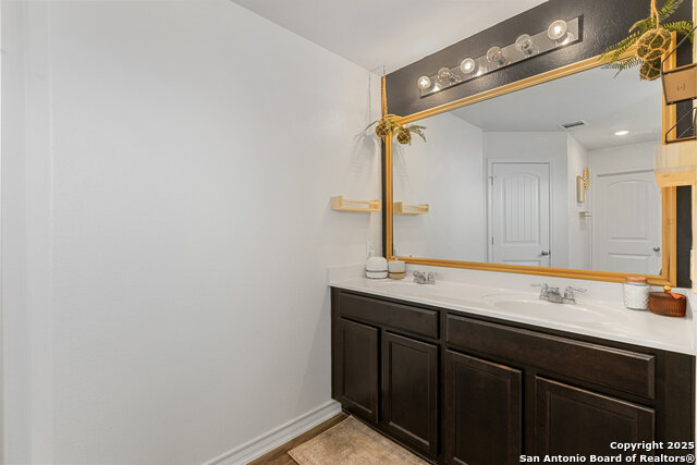 Listing photo id 17 for 6417 Hoffman Plain