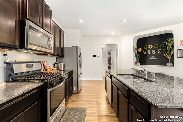 Listing photo id 7 for 6417 Hoffman Plain