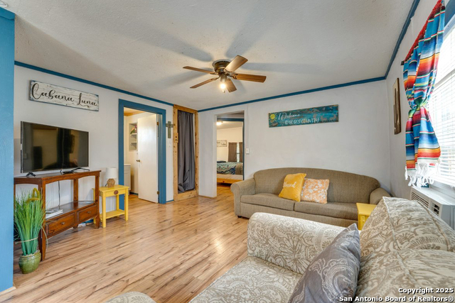 Listing photo id 3 for 28149 Us Highway 83