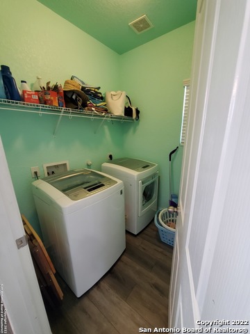 Listing photo id 11 for 2127 Muuga Manor