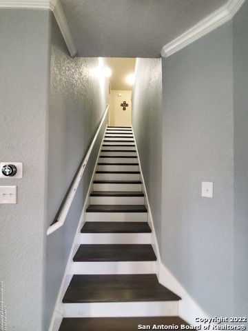 Listing photo id 13 for 2127 Muuga Manor