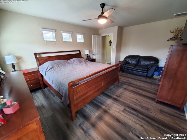 Listing photo id 16 for 2127 Muuga Manor
