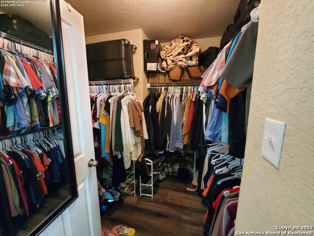Listing photo id 19 for 2127 Muuga Manor