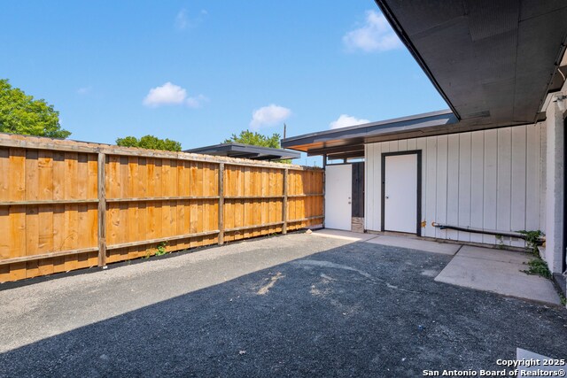 Listing photo id 2 for 600 Gentleman  5