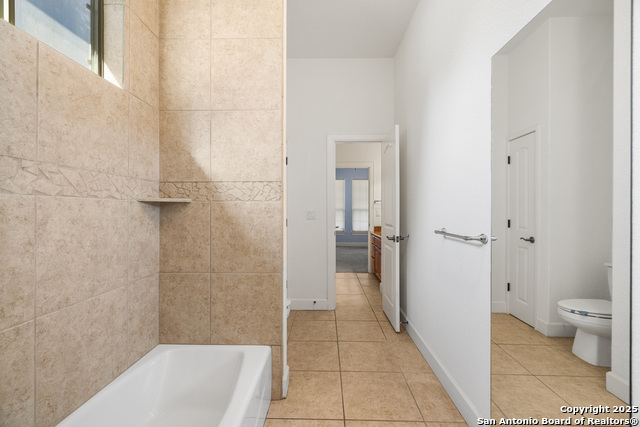 Listing photo id 16 for 3907 Kite Dr. E