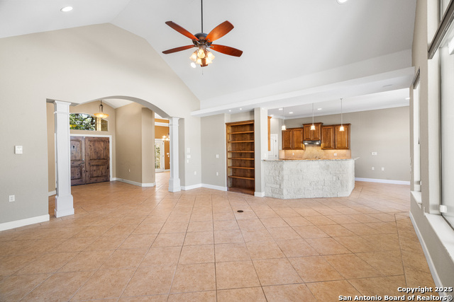 Listing photo id 1 for 3907 Kite Dr. E