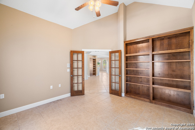 Listing photo id 7 for 3907 Kite Dr. E