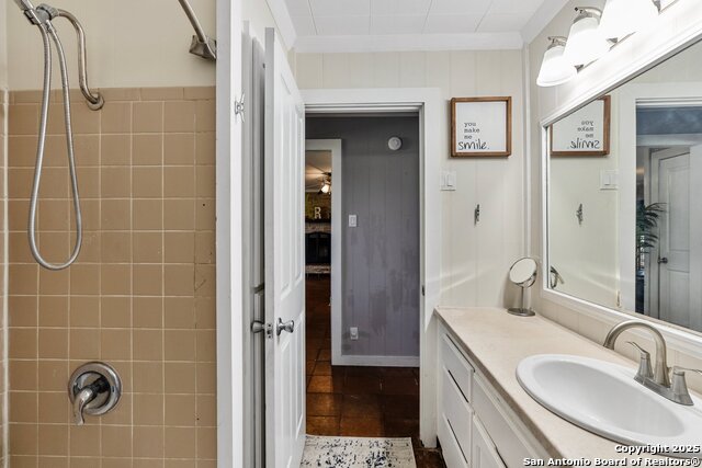 Image 21 of 41 For 180 Freeman Circle