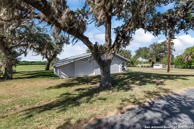 Image 33 of 41 For 180 Freeman Circle