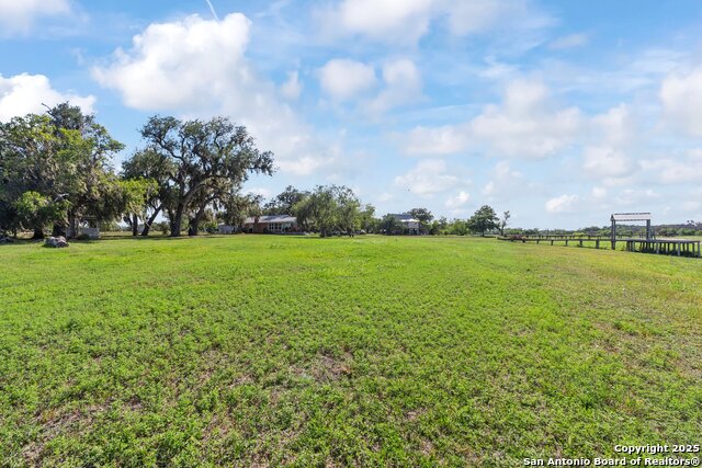 Image 35 of 41 For 180 Freeman Circle