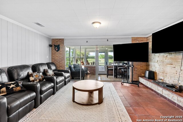 Image 6 of 41 For 180 Freeman Circle