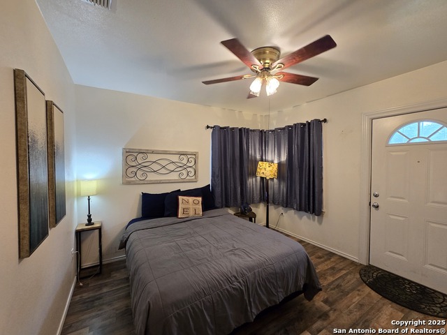 Listing photo id 8 for 522 Overhill  A