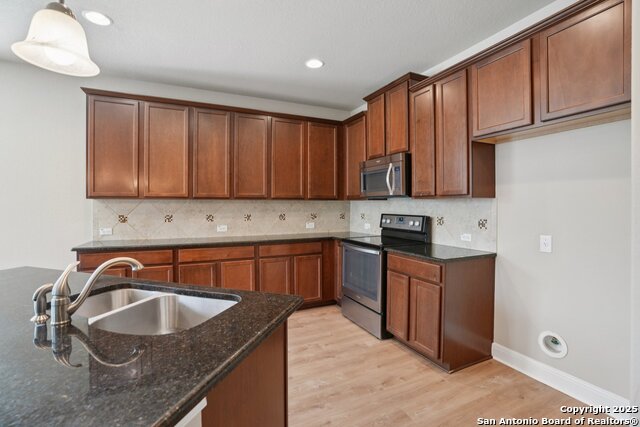 Image 10 of 39 For 116 Grand Vista