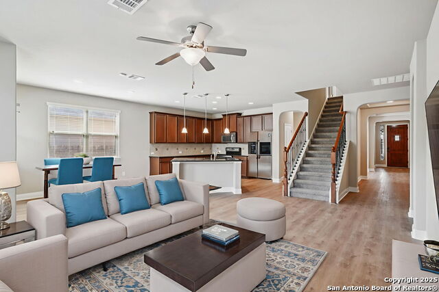 Image 7 of 39 For 116 Grand Vista