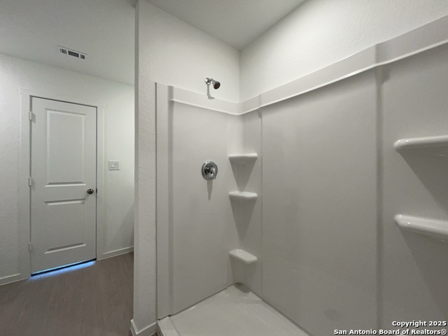 Image 18 of 48 For 3402 Gingham Point