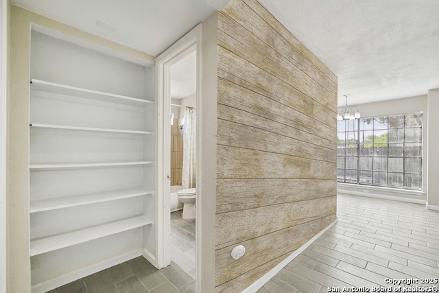 Image 13 of 19 For 10609 Starcrest Dr.  10609