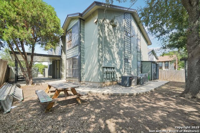 Image 17 of 19 For 10609 Starcrest Dr.  10609