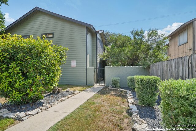 Image 2 of 19 For 10609 Starcrest Dr.  10609