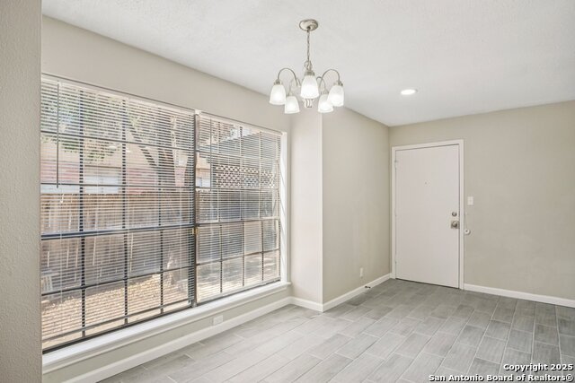Image 8 of 19 For 10609 Starcrest Dr.  10609