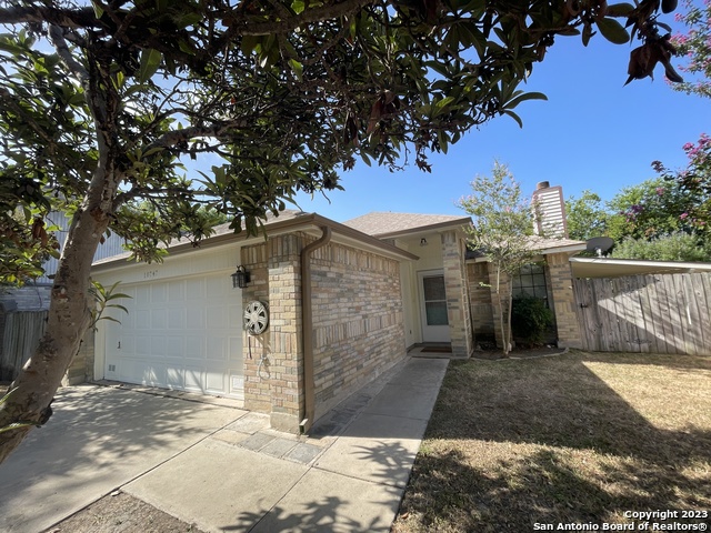 10747 Lake Path