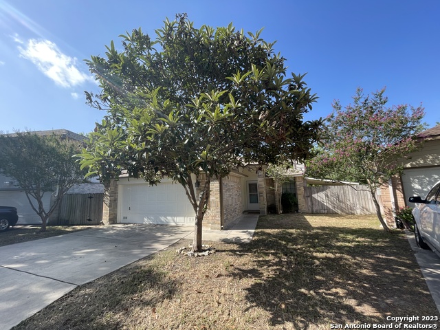 Listing photo id 0 for 10747 Lake Path