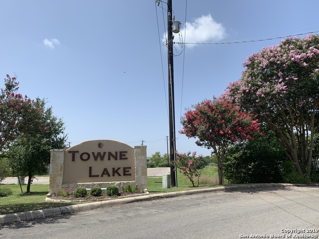 Listing photo id 1 for 10747 Lake Path