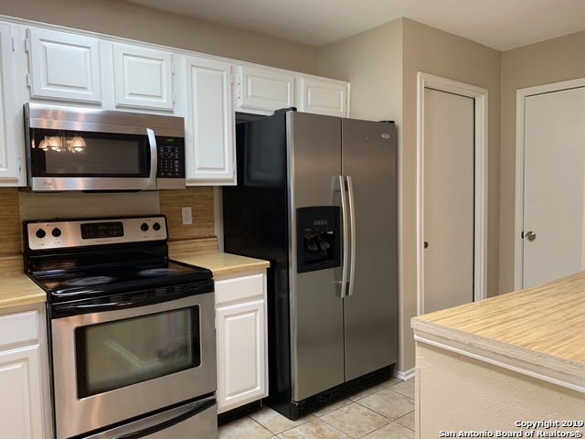 Listing photo id 6 for 10747 Lake Path