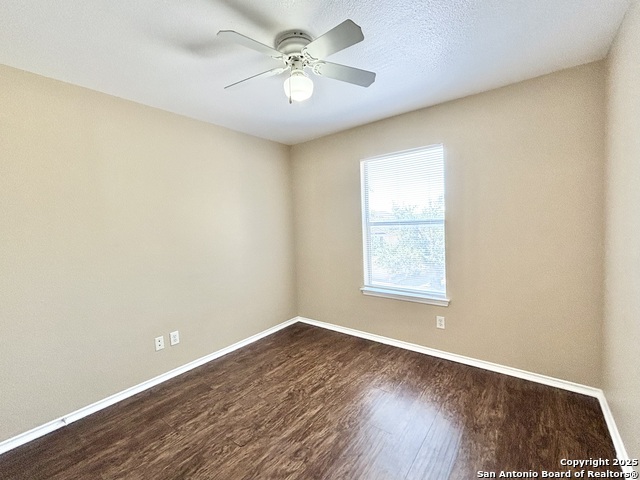 Listing photo id 8 for 10814 Mathom  4