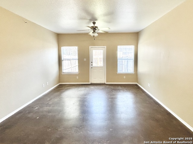 Listing photo id 1 for 10814 Mathom  4